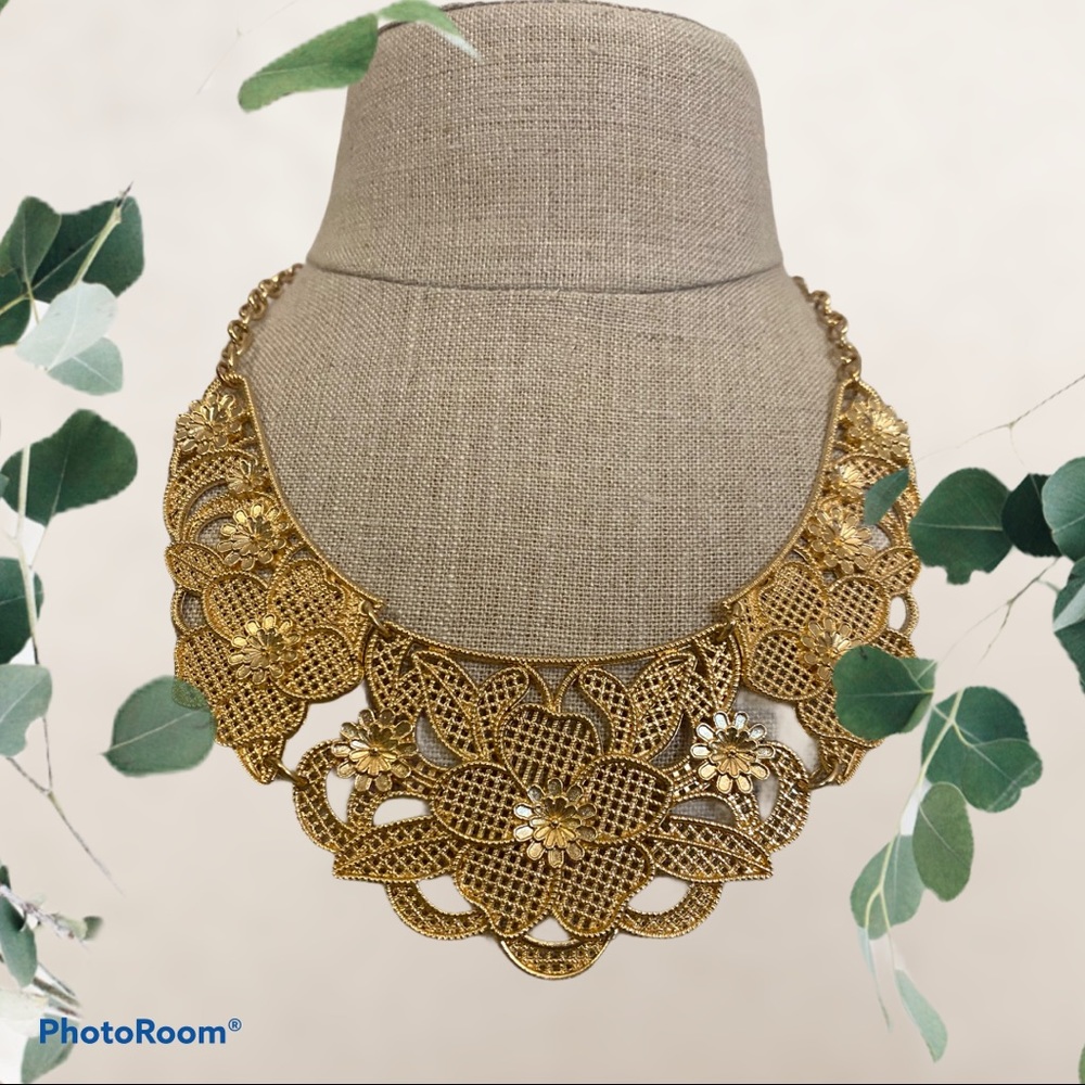 Women’s gold metal necklace